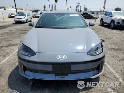 Piąte zdjęcie samochodu w środku: 2024 HYUNDAI IONIQ 6 SEL VIN:KMHM34AA1RA073825 - miniatura