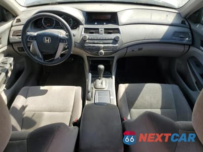 Zdjęcie 8 z 12 samochodu: 2009 HONDA ACCORD LX VIN:1HGCP26379A057990 - miniatura