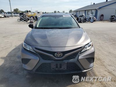 Piąte zdjęcie samochodu w środku: 2020 TOYOTA CAMRY SE VIN:4T1G11AK5LU914531 - miniatura