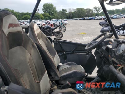 Zdjęcie 6 z 11 samochodu: 2015 POLARIS RZR S 900 EPS VIN:3NSVBE879FF382195 - miniatura