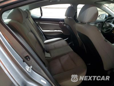 Zdjęcie 10 z 14 samochodu: 2017 HYUNDAI ELANTRA SE VIN:KMHD74LF2HU110326 - miniatura