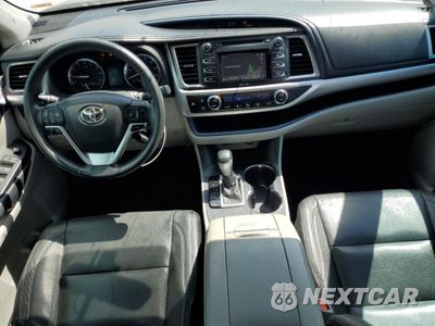 Zdjęcie 8 z 15 samochodu: 2015 TOYOTA HIGHLANDER LE VIN:5TDZKRFH4FS110526 - miniatura