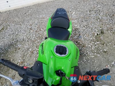 Piąte zdjęcie samochodu w środku: 2024 KAWASAKI EX650 P VIN:ML5EXEP15RDAC6220 - miniatura