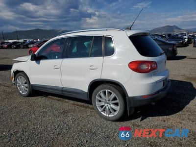 Drugie zdjęcie samochodu z przodu: 2011 VOLKSWAGEN TIGUAN S VIN:WVGBV7AX0BW569487 - miniatura