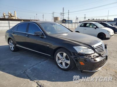 Czwarte zdjęcie samochodu z boku: 2012 MERCEDES-BENZ S 550 VIN:WDDNG7DB8CA436475 - miniatura