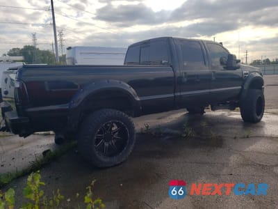 Trzecie zdjęcie samochodu z tyłu: 2008 FORD F350 SRW SUPER DUTY VIN:1FTWW31R18EA67602 - miniatura