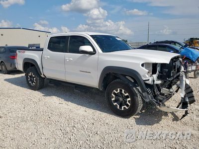 Czwarte zdjęcie samochodu z boku: 2019 TOYOTA TACOMA DOUBLE CAB VIN:3TMCZ5AN3KM201367 - miniatura