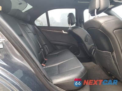 Zdjęcie 10 z 12 samochodu: 2013 MERCEDES-BENZ C 250 VIN:WDDGF4HB5DA763325 - miniatura