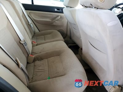 Zdjęcie 10 z 13 samochodu: 2000 VOLKSWAGEN JETTA GLS VIN:3VWSA29M7YM101890 - miniatura