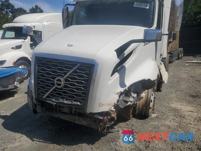 Zdjęcie 9 z 10 samochodu: 2024 VOLVO VNL42T400 - TRUCKS SEMI TRUCK VIN:4V4NC9EJ8RN653926 - miniatura