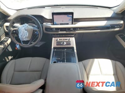 Zdjęcie 8 z 13 samochodu: 2023 LINCOLN AVIATOR RESERVE VIN:5LM5J7WC5PGL30210 - miniatura