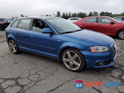 Czwarte zdjęcie samochodu z boku: 2010 AUDI A3 PREMIUM PLUS VIN:WAUPFAFM5AA127316 - miniatura