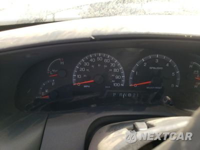 Zdjęcie 9 z 14 samochodu: 2000 FORD EXPEDITION XLT VIN:1FMRU15L6YLB56943 - miniatura