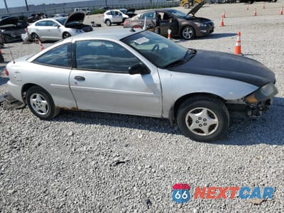 Czwarte zdjęcie samochodu z boku: 2004 CHEVROLET CAVALIER VIN:1G1JC14F947335859 - miniatura