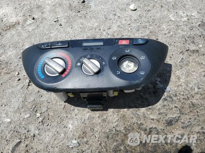 Zdjęcie 13 z 16 samochodu: 2001 TOYOTA RAV4 VIN:JTEHH20V210080594 - miniatura