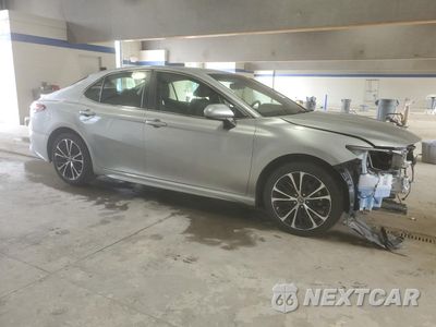 Czwarte zdjęcie samochodu z boku: 2018 TOYOTA CAMRY L VIN:JTNB11HK6J3011534 - miniatura