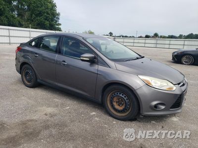 Czwarte zdjęcie samochodu z boku: 2013 FORD FOCUS SE VIN:1FADP3F21DL259470 - miniatura