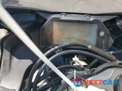 Zdjęcie 7 z 10 samochodu: 2020 YAMAHA YZFR3 A VIN:MH3RH18Y1LK004908 - miniatura