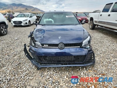 Piąte zdjęcie samochodu w środku: 2016 VOLKSWAGEN GTI S/SE VIN:3VW5T7AU2GM041323 - miniatura