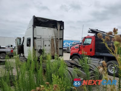 Trzecie zdjęcie samochodu z tyłu: 2011 INTERNATIONAL PROSTAR SEMI TRUCK VIN:3HSCUAPR9BN372546 - miniatura