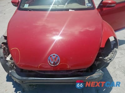 Zdjęcie 11 z 13 samochodu: 2013 VOLKSWAGEN BEETLE VIN:3VWJX7AT1DM647119 - miniatura