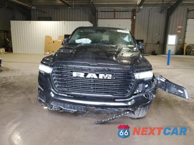 Piąte zdjęcie samochodu w środku: 2025 RAM 1500 VIN:1C6SRFJP7SN749033 - miniatura