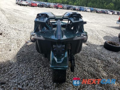 Czwarte zdjęcie samochodu z boku: 2020 POLARIS SLINGSHOT GT VIN:57XAAGHD9L8138313 - miniatura