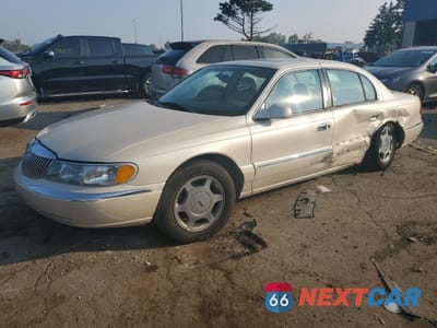 2002 LINCOLN CONTINENTAL 1LNHM97V42Y619021 - główne zdjęcie licytacji z USA - miniatura