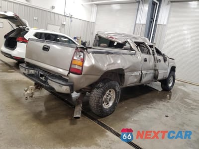 Trzecie zdjęcie samochodu z tyłu: 2001 GMC SIERRA K2500 HEAVY DUTY VIN:1GTHK23101F212442 - miniatura