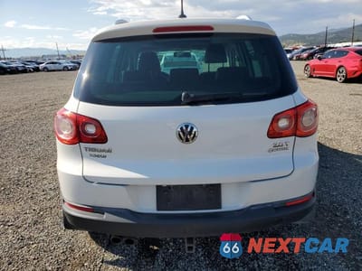 Zdjęcie 6 z 13 samochodu: 2011 VOLKSWAGEN TIGUAN S VIN:WVGBV7AX0BW569487 - miniatura