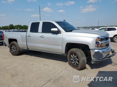 Czwarte zdjęcie samochodu z boku: 2018 CHEVROLET SILVERADO C1500 LT VIN:1GCRCREHXJZ180845 - miniatura