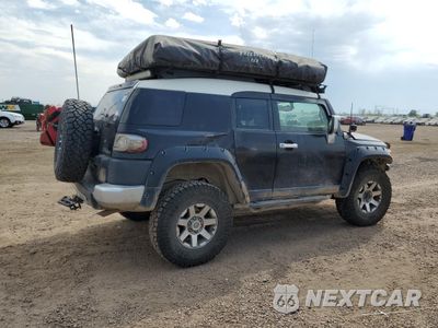 Trzecie zdjęcie samochodu z tyłu: 2014 TOYOTA FJ CRUISER VIN:JTEBU4BF7EK201682 - miniatura