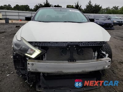 Piąte zdjęcie samochodu w środku: 2017 NISSAN MAXIMA 3.5S 3.5S VIN:1N4AA6AP9HC418086 - miniatura