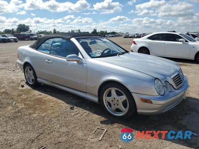 Czwarte zdjęcie samochodu z boku: 2000 MERCEDES-BENZ CLK 430 VIN:WDBLK70G7YT053915 - miniatura