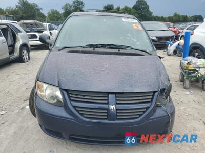 Piąte zdjęcie samochodu w środku: 2005 DODGE CARAVAN SXT VIN:1D4GP45R75B325624 - miniatura