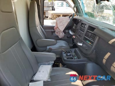 Zdjęcie 7 z 11 samochodu: 2019 CHEVROLET EXPRESS G3500 VIN:1GB3GSCBXK1274213 - miniatura