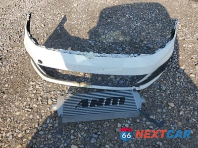 Zdjęcie 12 z 15 samochodu: 2017 VOLKSWAGEN GTI S VIN:3VW5T7AUXHM056413 - miniatura