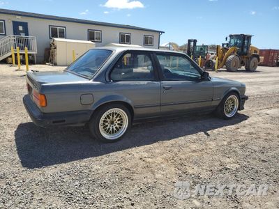 Trzecie zdjęcie samochodu z tyłu: 1986 BMW 325 E VIN:WBAAB5407G9633572 - miniatura