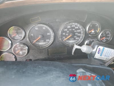 Zdjęcie 8 z 10 samochodu: 2011 INTERNATIONAL PROSTAR SEMI TRUCK VIN:3HSCUAPR9BN372546 - miniatura