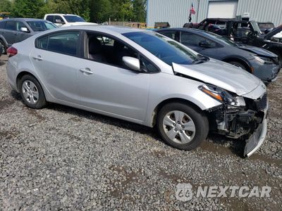 Czwarte zdjęcie samochodu z boku: 2017 KIA FORTE LX VIN:3KPFK4A74HE160750 - miniatura