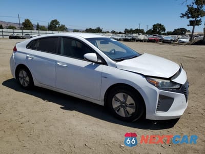 Czwarte zdjęcie samochodu z boku: 2017 HYUNDAI IONIQ BLUE VIN:KMHC65LC8HU050496 - miniatura