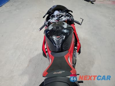 Zdjęcie 6 z 9 samochodu: 2016 BMW S 1000 RR VIN:WB10D2107GZ354132 - miniatura