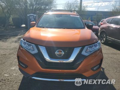 Piąte zdjęcie samochodu w środku: 2019 NISSAN ROGUE S VIN:5N1AT2MV9KC840918 - miniatura