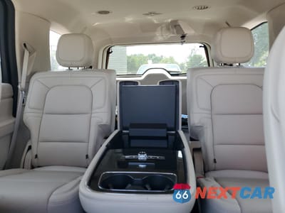 Zdjęcie 10 z 14 samochodu: 2020 LINCOLN NAVIGATOR RESERVE VIN:5LMJJ2LT7LEL06292 - miniatura