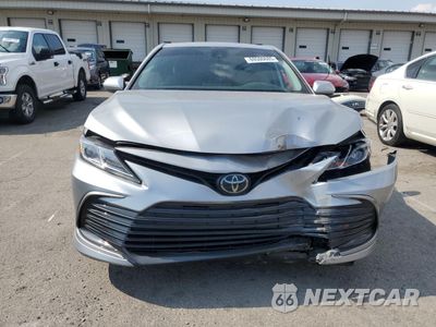 Piąte zdjęcie samochodu w środku: 2022 TOYOTA CAMRY LE VIN:4T1C11AK6NU667179 - miniatura