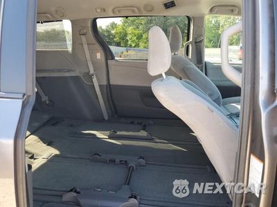 Zdjęcie 11 z 13 samochodu: 2017 TOYOTA SIENNA LE VIN:5TDJZ3DC3HS180504 - miniatura