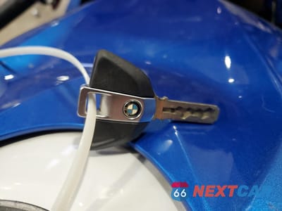 Zdjęcie 8 z 9 samochodu: 2016 BMW S 1000 RR VIN:WB10D1009GZ336081 - miniatura