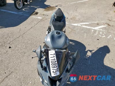 Piąte zdjęcie samochodu w środku: 2019 KAWASAKI ZX636 K VIN:JKBZXJG14KA001520 - miniatura