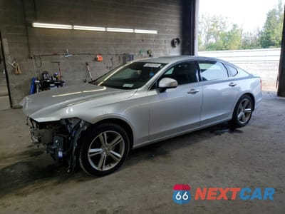2018 VOLVO S90 T5 MOMENTUM LVY982MK6JP015417 - główne zdjęcie licytacji z USA - miniatura