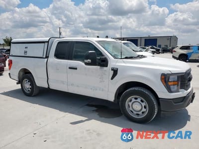 Czwarte zdjęcie samochodu z boku: 2023 FORD F150 VIN:1FTEX1C50PKD02157 - miniatura